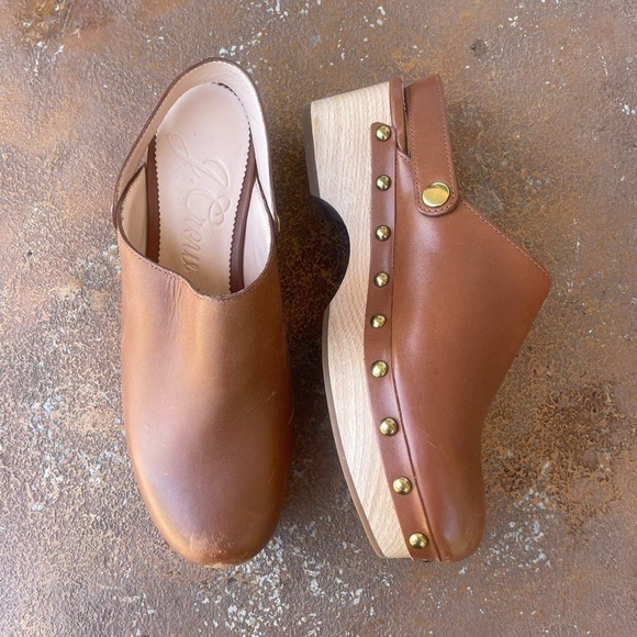 J. Crew Shoes - J.crew leather Convertible leather clogs in tan sz 6.5 / 50mm heel